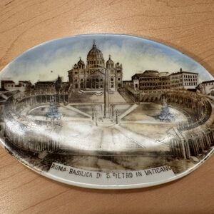 Painted dish of Rome, Basilica de S Pietro in Vatican